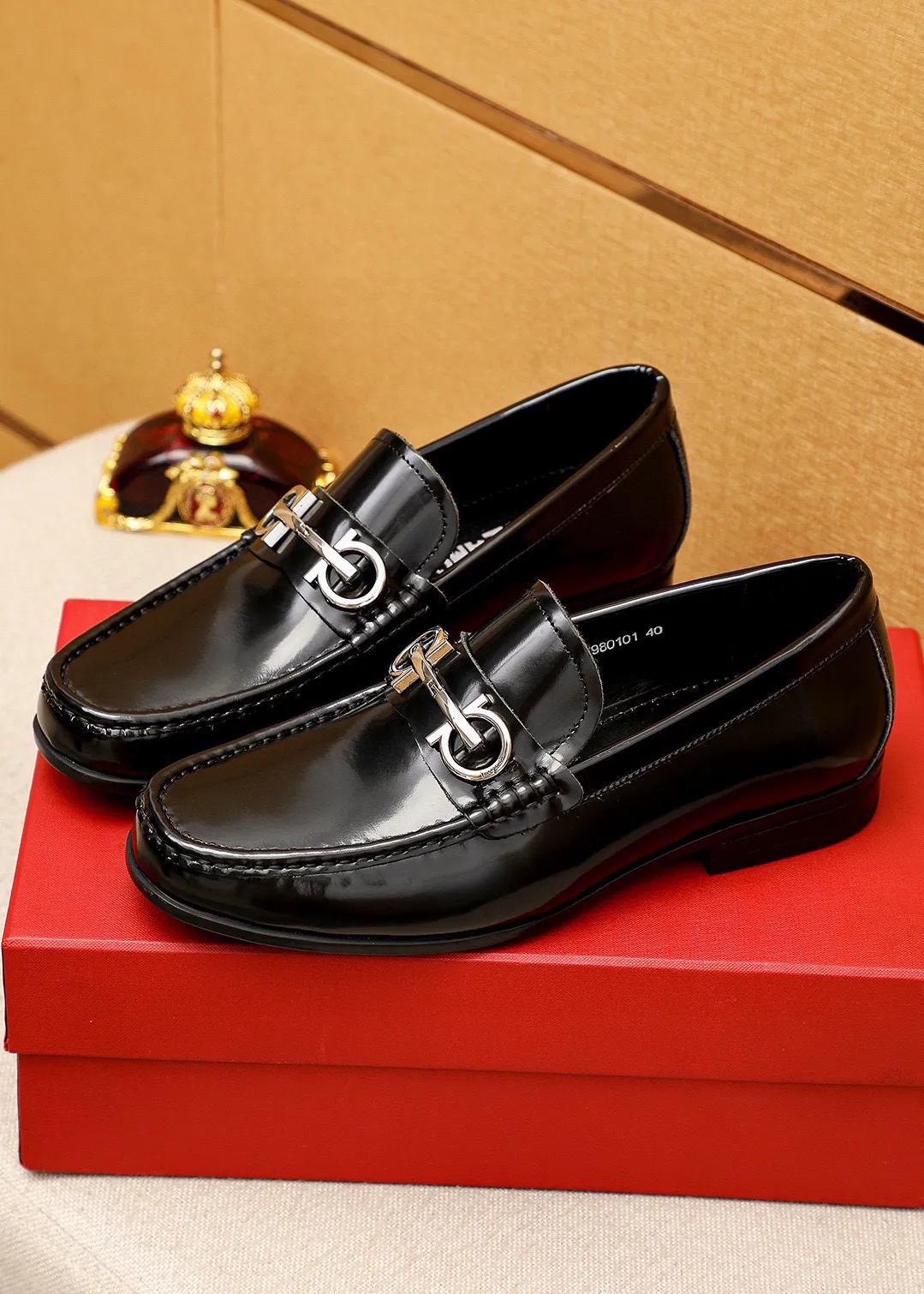Men's shoes 💰480 💐 Product trademark: Ferragamo "Ferragamo" casual leather shoes Regular size: 38-44 (45🉑️customized) Product materials: Selected imported first-layer open-edge beaded cowhide leather upper + luxury hardware buckle, imported water-dyed cowhide leather lining. Strong three-dimensional visual effect, original outsole color: 4⃣️seed leather materials available